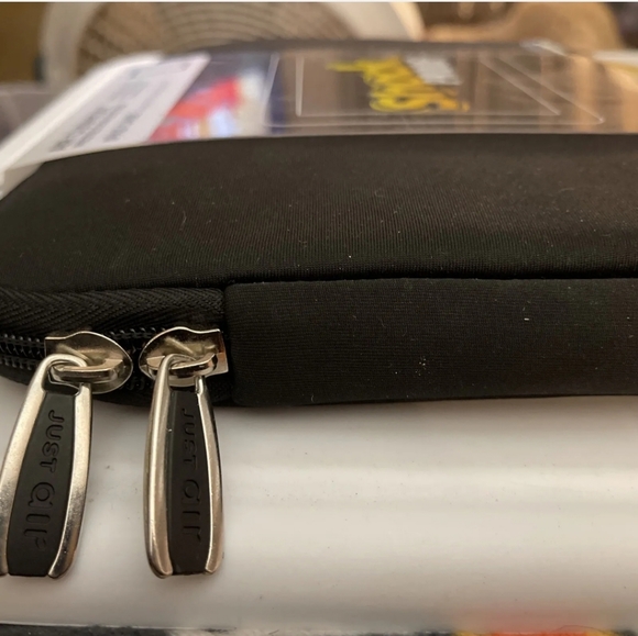 Just Air Shock Proof Air Cushion Protection Case For I Pad - Picture 2 of 4